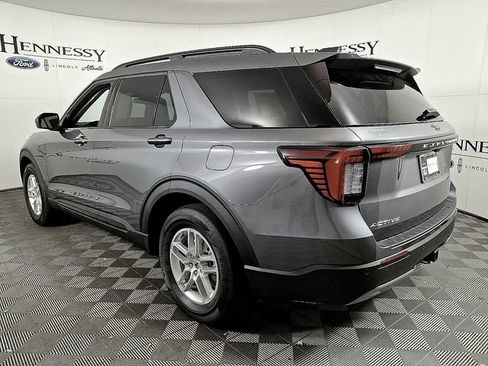 Used 2026 Ford Explorer Active w/ Active Comfort Package RWD image 6