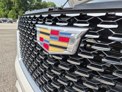 Certified 2023 Cadillac Escalade Premium Luxury w/ Performance Package AWD/4WD image 32