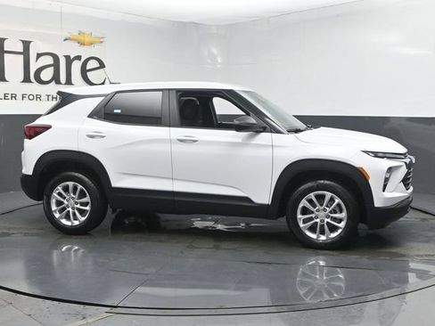 New 2026 Chevrolet TrailBlazer LS w/ LS Convenience Package AWD/4WD image 1