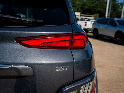 Used 2022 Hyundai Kona Limited w/ Cargo Package FWD image 17