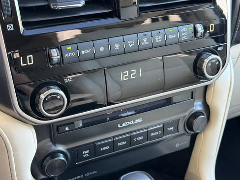 Certified 2023 Lexus GX 460 Premium w/ Premium Package AWD/4WD image 25