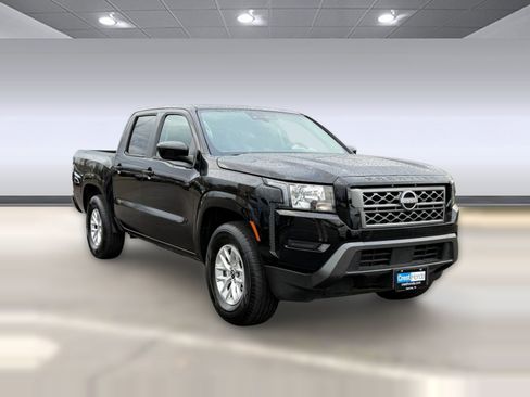 Used 2024 Nissan Frontier SV image 7