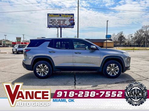 Used 2025 Chevrolet Equinox LT image 8