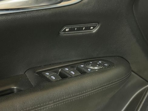 Used 2018 Cadillac XT5 Luxury w/ Driver Awareness Package FWD image 36