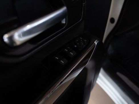 Used 2022 Chevrolet Silverado 3500 LT w/ Convenience Package image 12