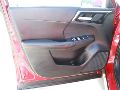 Used 2024 Mitsubishi Outlander 4WD Plug-In Hybrid image 10