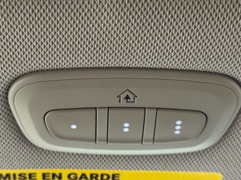 Used 2023 Chrysler Pacifica Limited FWD image 44