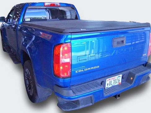 Used 2022 Chevrolet Colorado Z71 AWD/4WD image 4