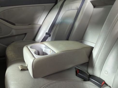 Used 2011 Kia Optima EX image 30