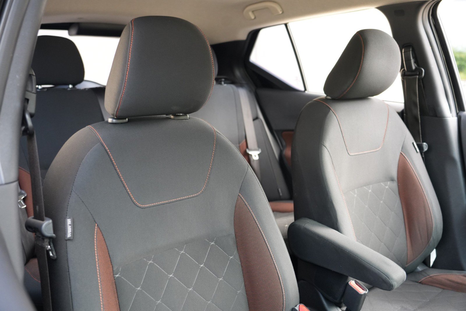 Used 2020 Nissan Kicks SR FWD image 29
