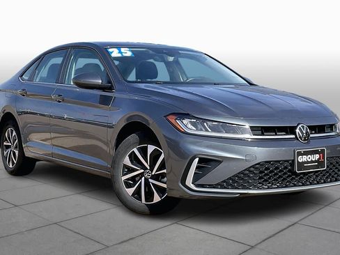 Used 2025 Volkswagen Jetta S image 4