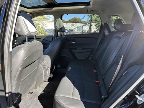 Certified 2022 Nissan Rogue SV w/ SV Premium Package image 12