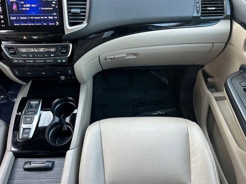 Used 2017 Honda Pilot Touring image 30