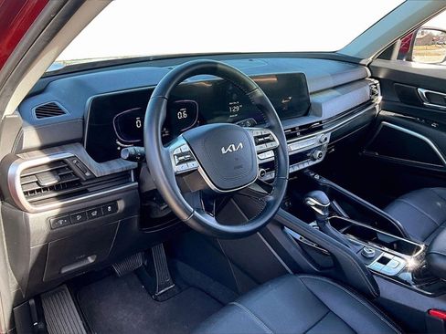Certified 2024 Kia Telluride EX w/ EX Captain's Chair Package image 13