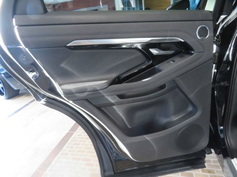 Used 2020 Land Rover Range Rover Evoque SE AWD/4WD image 17