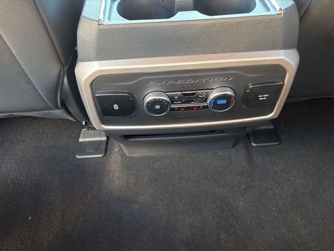 Used 2024 Ford Expedition Limited image 19