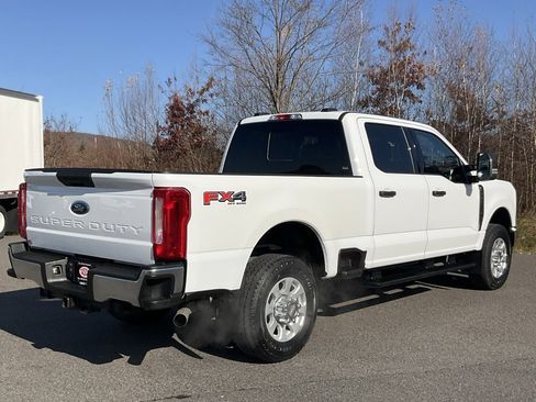 Used 2023 Ford F250 XLT w/ FX4 Off-Road Package image 30