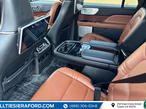 Used 2021 Lincoln Navigator Reserve image 8