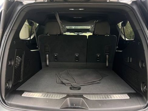 Used 2021 Chevrolet Suburban RST image 31