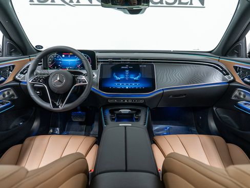 New 2026 Mercedes-Benz E 450 4MATIC Sedan image 15
