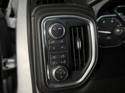 Used 2022 GMC Sierra 3500 Denali image 29