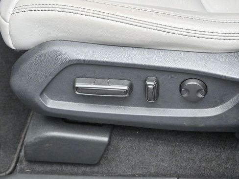 Used 2024 Honda Pilot EX-L image 16