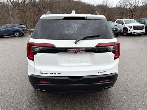 Certified 2023 GMC Acadia SLE w/ Driver Convenience Package image 4