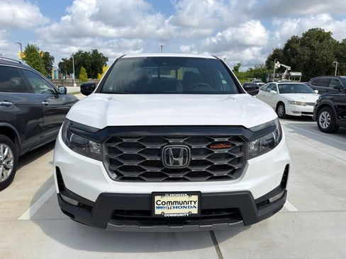 Used 2025 Honda Ridgeline TrailSport image 2