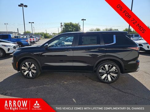 New 2025 Mitsubishi Outlander SE image 7