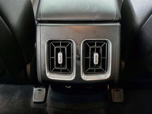 Used 2023 Kia Sorento LX AWD/4WD image 23