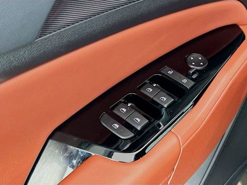 Used 2025 Kia Sportage SX image 19