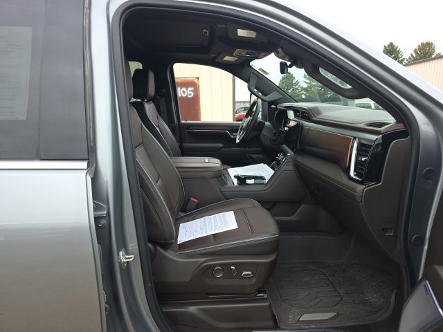 Used 2024 GMC Sierra 2500 Denali w/ Denali Reserve Package AWD/4WD image 11