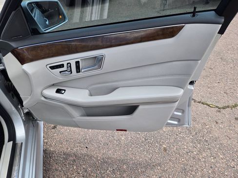 Used 2014 Mercedes-Benz E 350 4MATIC Wagon image 25