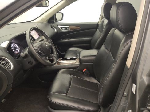 Used 2017 Nissan Pathfinder Platinum w/ Cargo Package FWD image 17