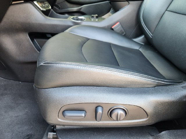 Used 2024 GMC Terrain SLT w/ Elevation Edition FWD image 23