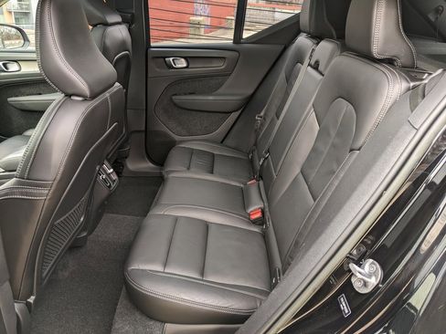 Certified 2023 Volvo XC40 B5 Plus w/ Driver Assist Package image 23