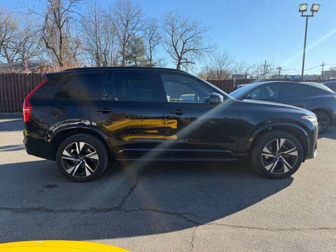 Used 2020 Volvo XC90 T6 R-Design image 4