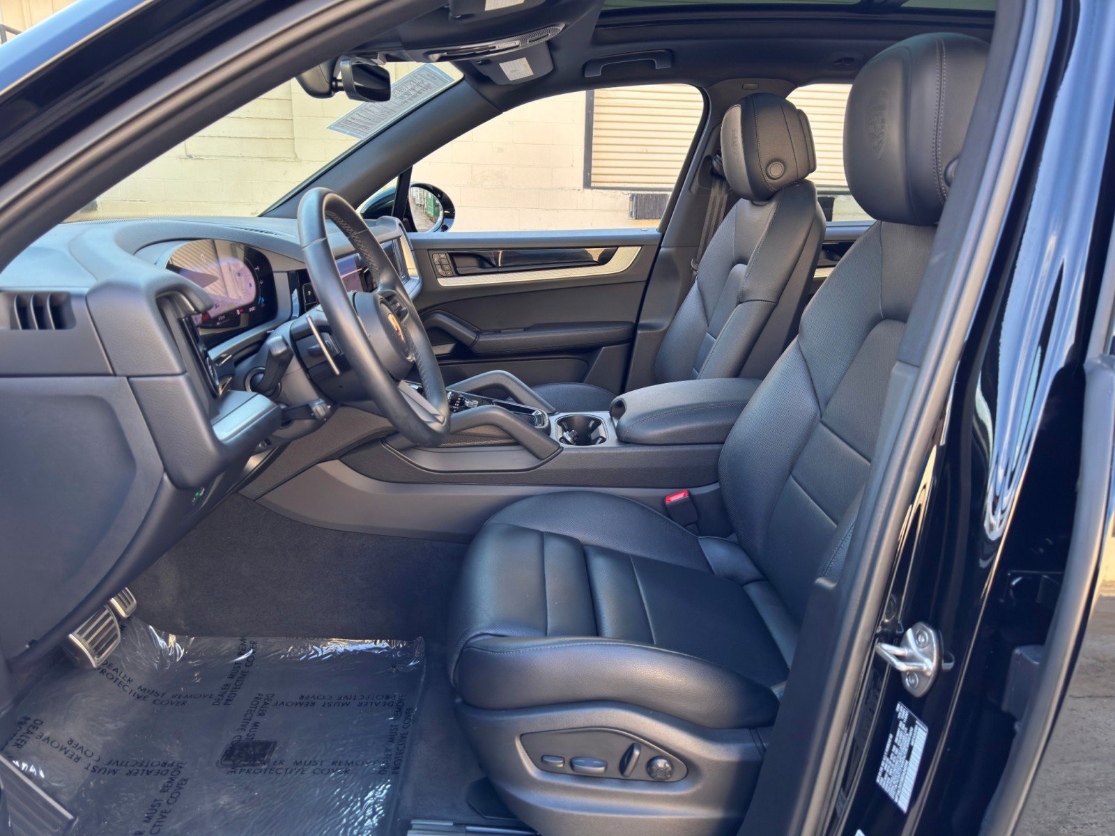 Used 2024 Porsche Cayenne S w/ Premium Package AWD/4WD image 17