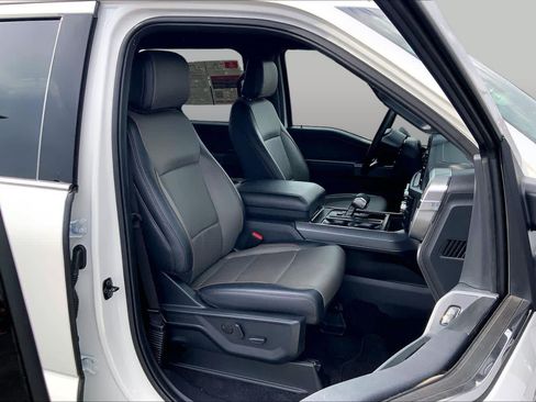 Used 2025 Ford F150 Lariat w/ Equipment Group 501A Mid AWD/4WD image 9