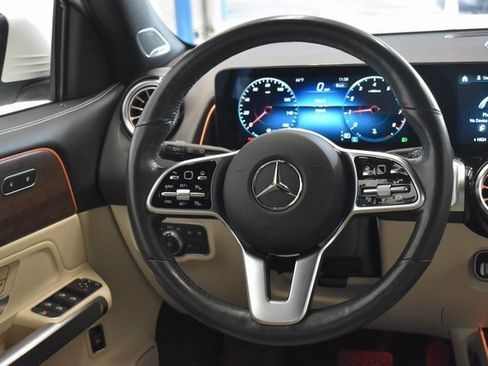 Used 2022 Mercedes-Benz GLB 250 4MATIC image 26