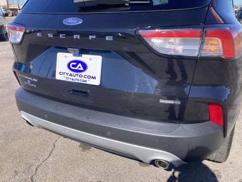 Used 2022 Ford Escape Titanium image 11