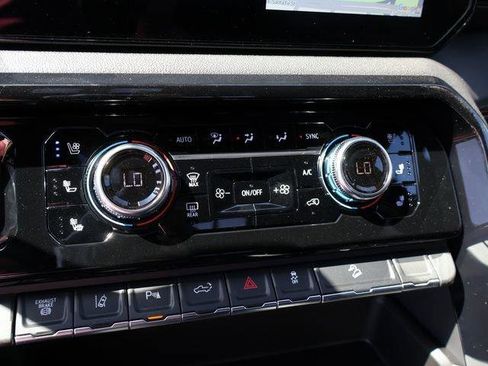 New 2026 GMC Sierra 2500 AT4 w/ AT4 Premium Plus Package AWD/4WD image 35
