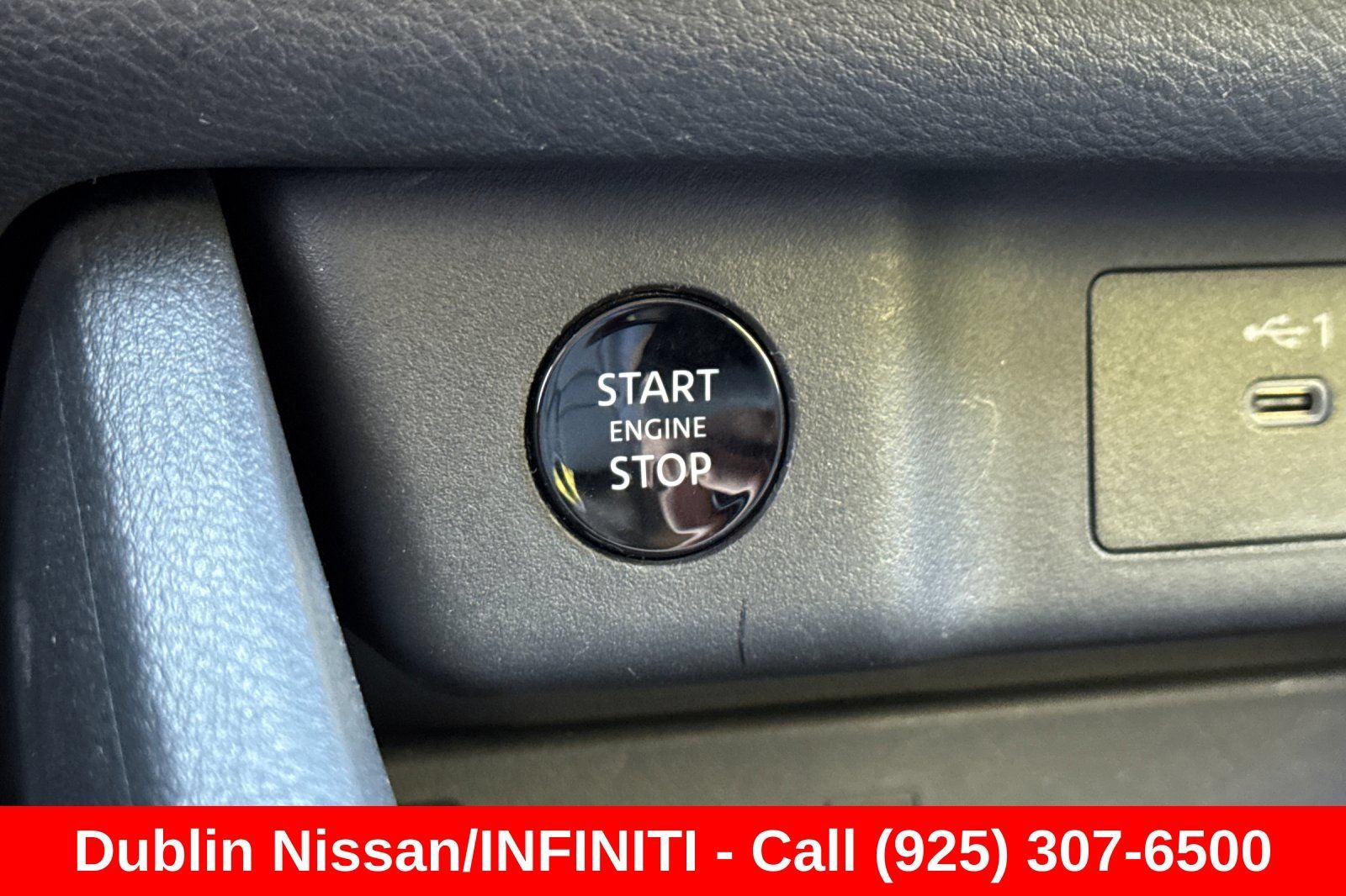 Used 2024 Nissan Rogue SL AWD/4WD image 35