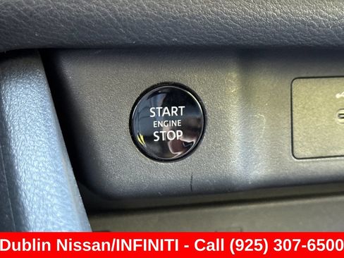 Used 2024 Nissan Rogue SL AWD/4WD image 35