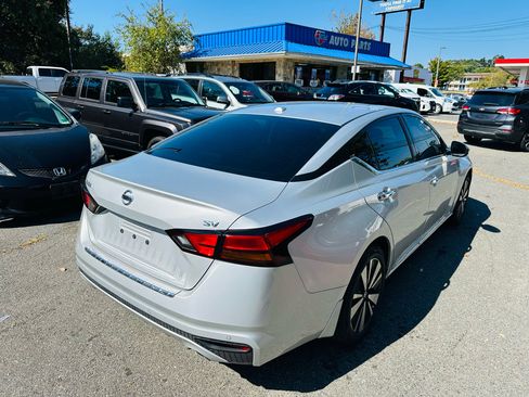 Used 2020 Nissan Altima 2.5 SV image 6