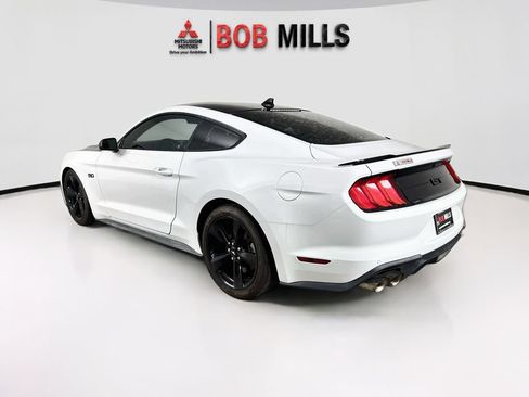 Used 2022 Ford Mustang GT w/ Black Accent Package RWD image 5