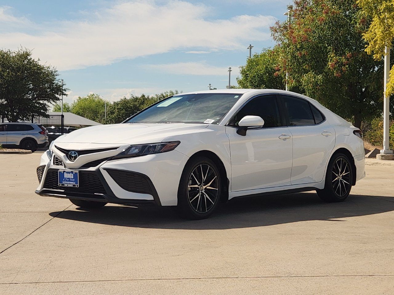 Used 2023 Toyota Camry SE w/ Convenience Package FWD image 3