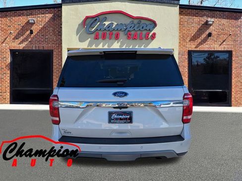Used 2019 Ford Expedition XLT w/ Equipment Group 202A image 8