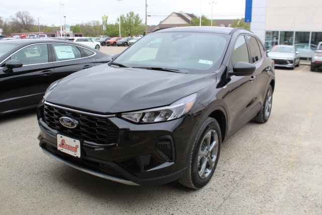 Used 2025 Ford Escape ST-Line AWD/4WD image 1