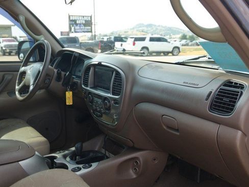 Used 2001 Toyota Sequoia Limited AWD/4WD image 31